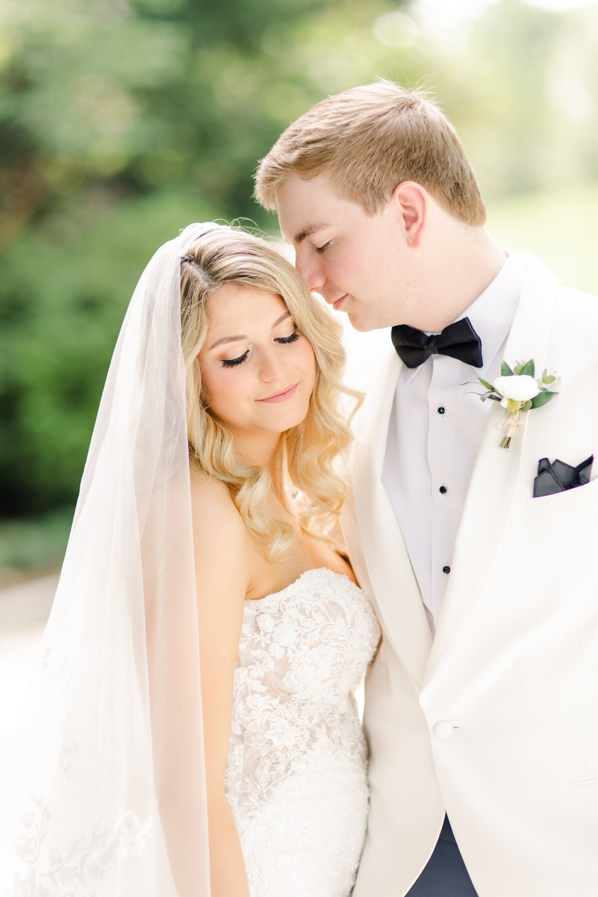 Bride and groom wedding day pictures