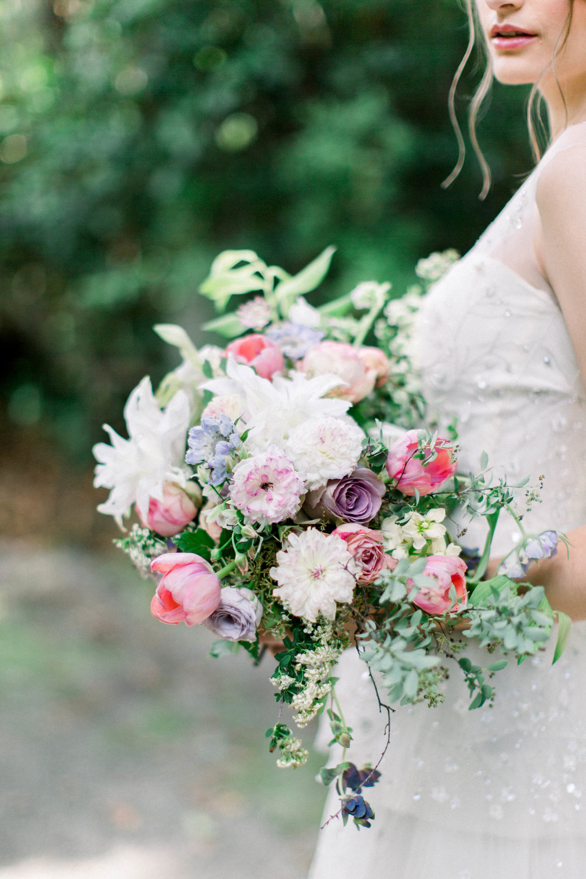 Gradient and Hue designs southern spring bouquet for Charleston garden wedding at Magnolia Plantation