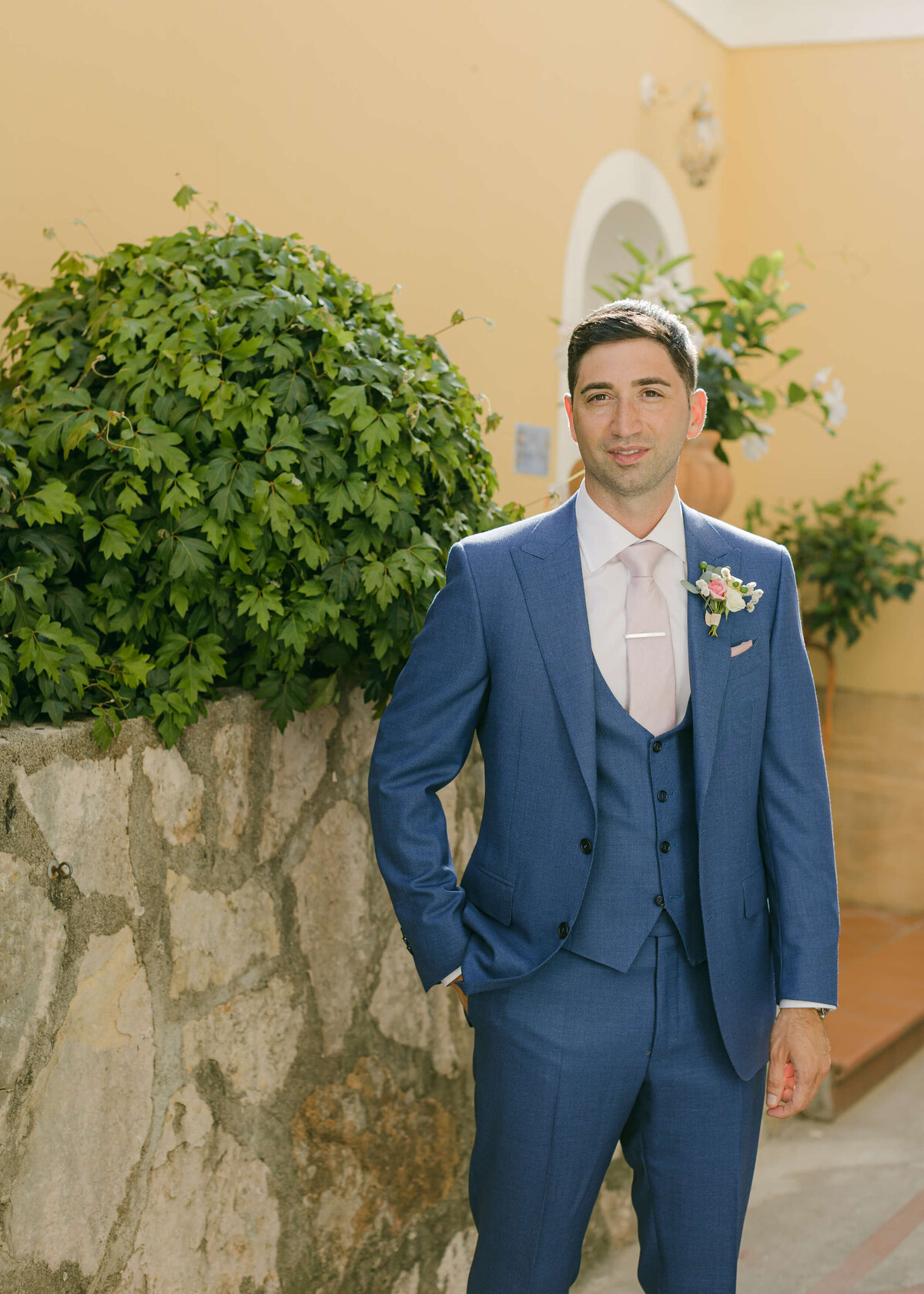 chloe-winstanley-italian-wedding-positano-hotel-marincanto-groom