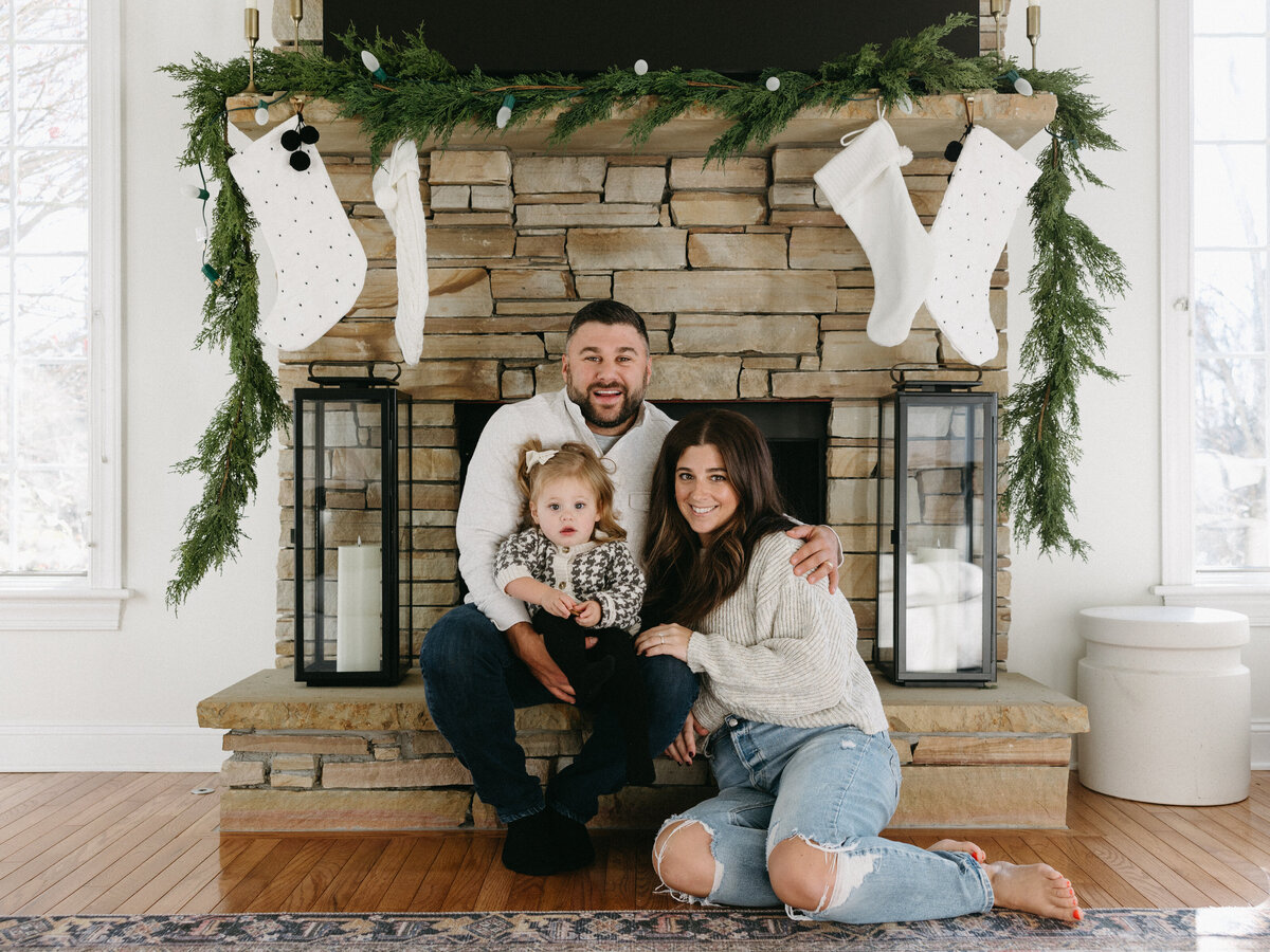 Family-AtHome-Holiday-Wexford-Portraits-JessCollectiveCo-Pittsburgh-Pennsylvania (5)