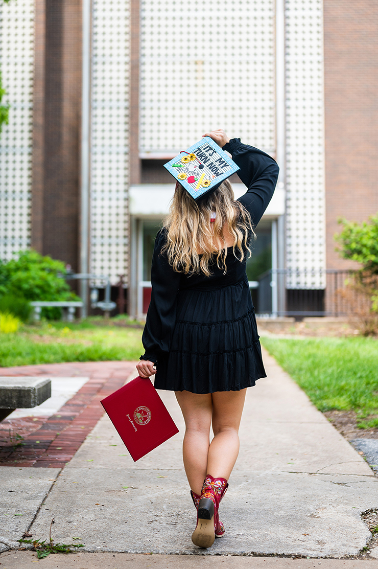 cap gown senior pictures springfield mo