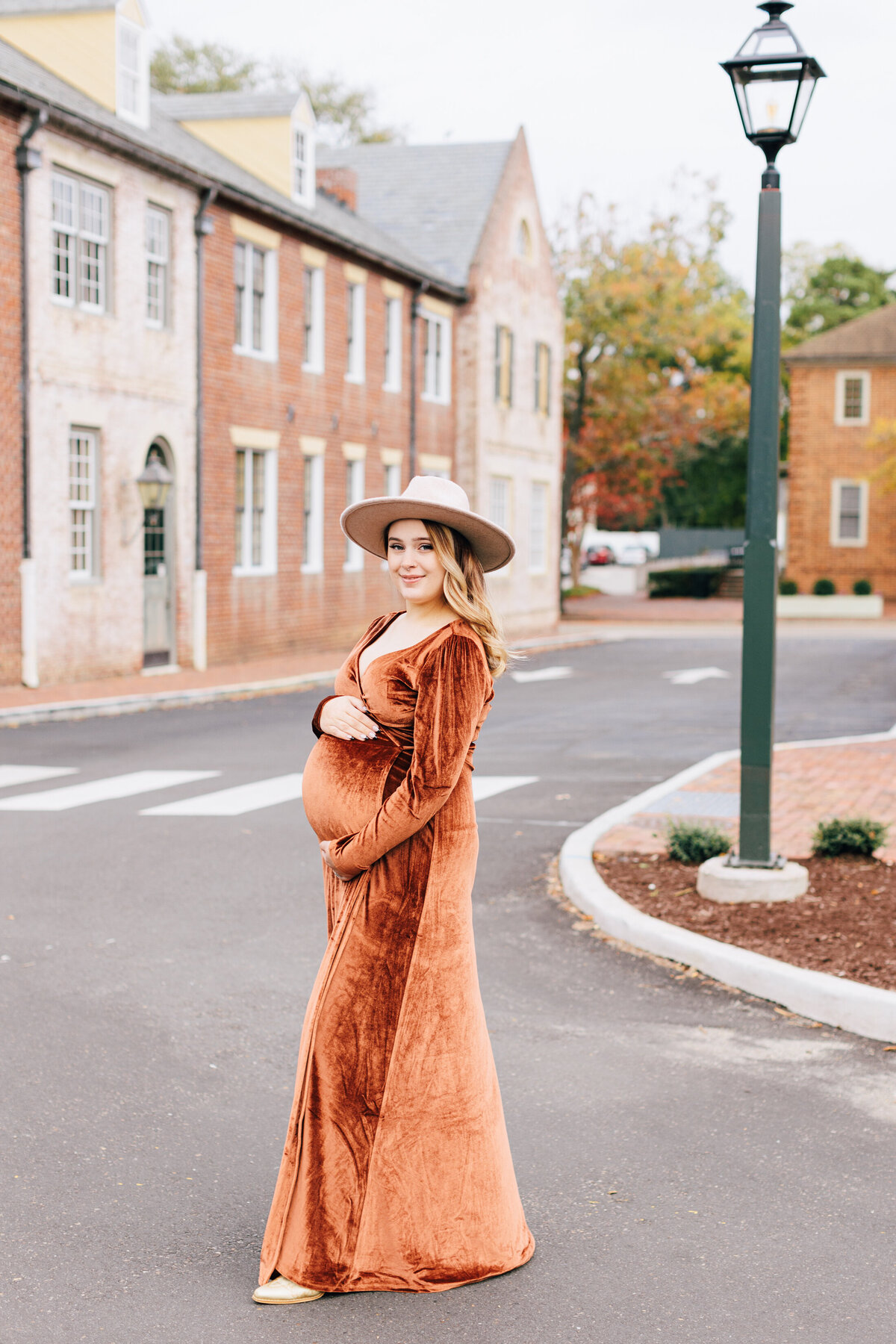Williamsburg maternity photographer