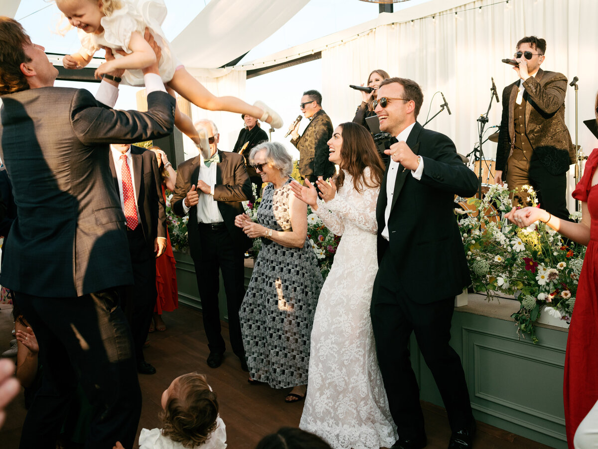 Marthas-vineyard-wedding-planner-kg-events-design-luxury-destination-weddings-private-events-corporate-events-aquinnah-ma-event-designer-outermost-inn-outdoor-tented-wedding-reception-black-frame-tent-92