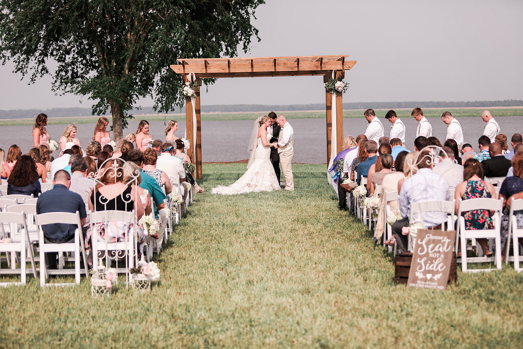 cousiac-manor-waterfront-farm-wedding-ceremoney-richmond-williamsburg-virginia