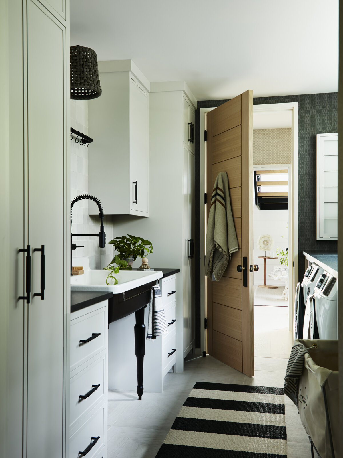 020-custom-coastal-laundry-vintage-sink