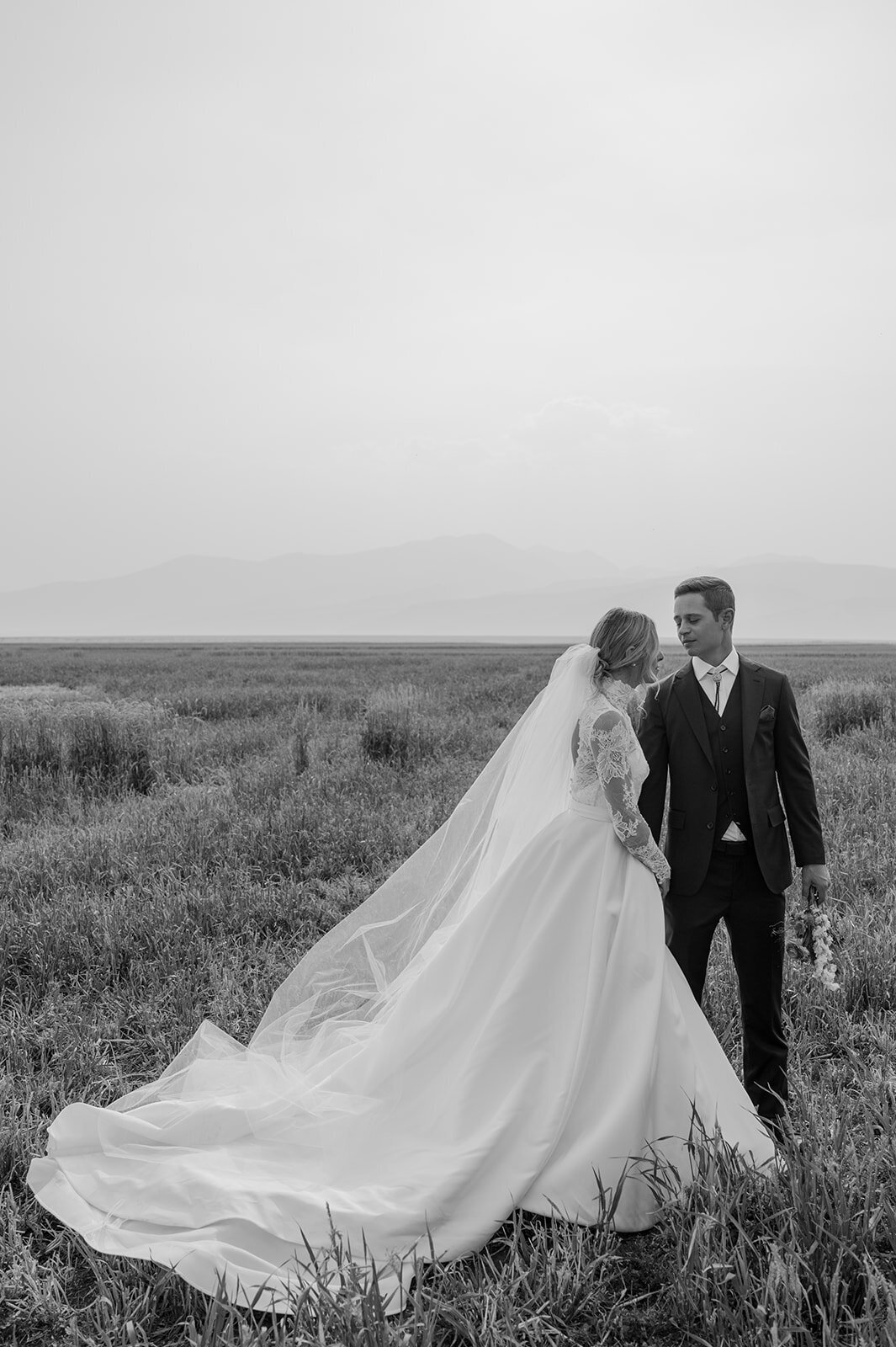 presley-gray-photo-Deerlodge-rustic-western-Montana-wedding-4235