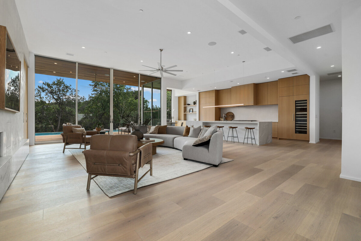 2707-toro-canyon-living-5