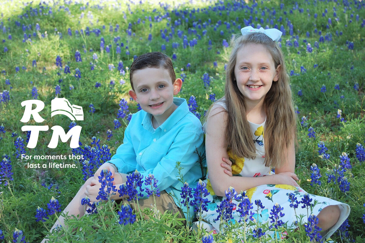 family_siblings_bluebonnets (1)