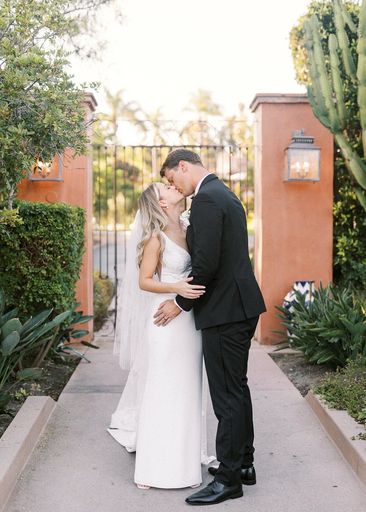 Sky blue, black tie wedding at Rancho Valencia Resort and Spa by Lisa Riley Photography based in Ranch Bernardo, California.