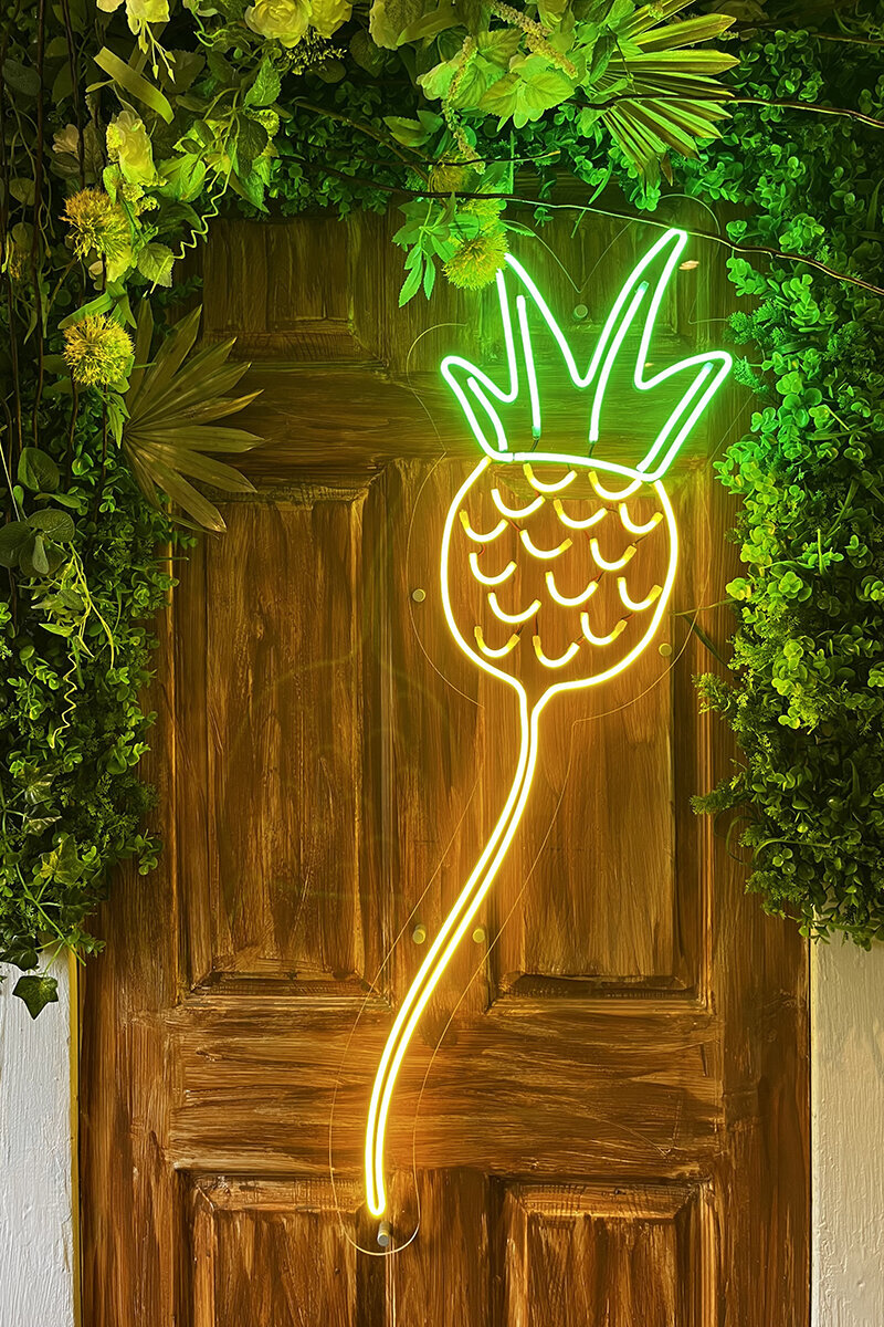 ellis-signs-pineapple-led-neon-sign-newcastle-gateshead-north-east