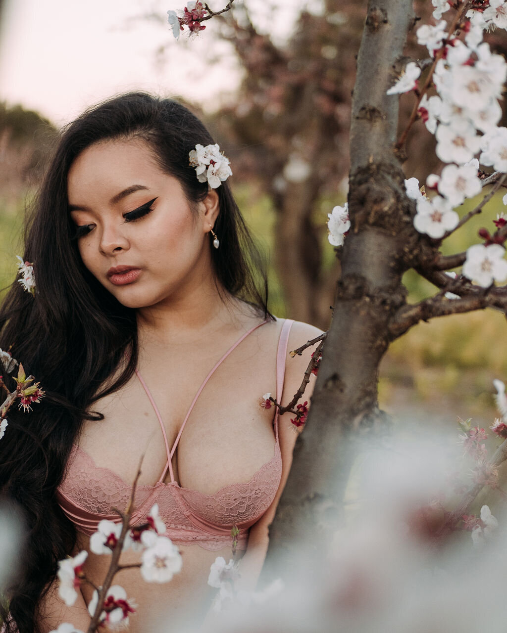 Joyce Li Photography Destination Wedding Elopement Engagement Lifestyle Portrait Photographer West Coast Seattle Washington California cherryblossomboudoir-15