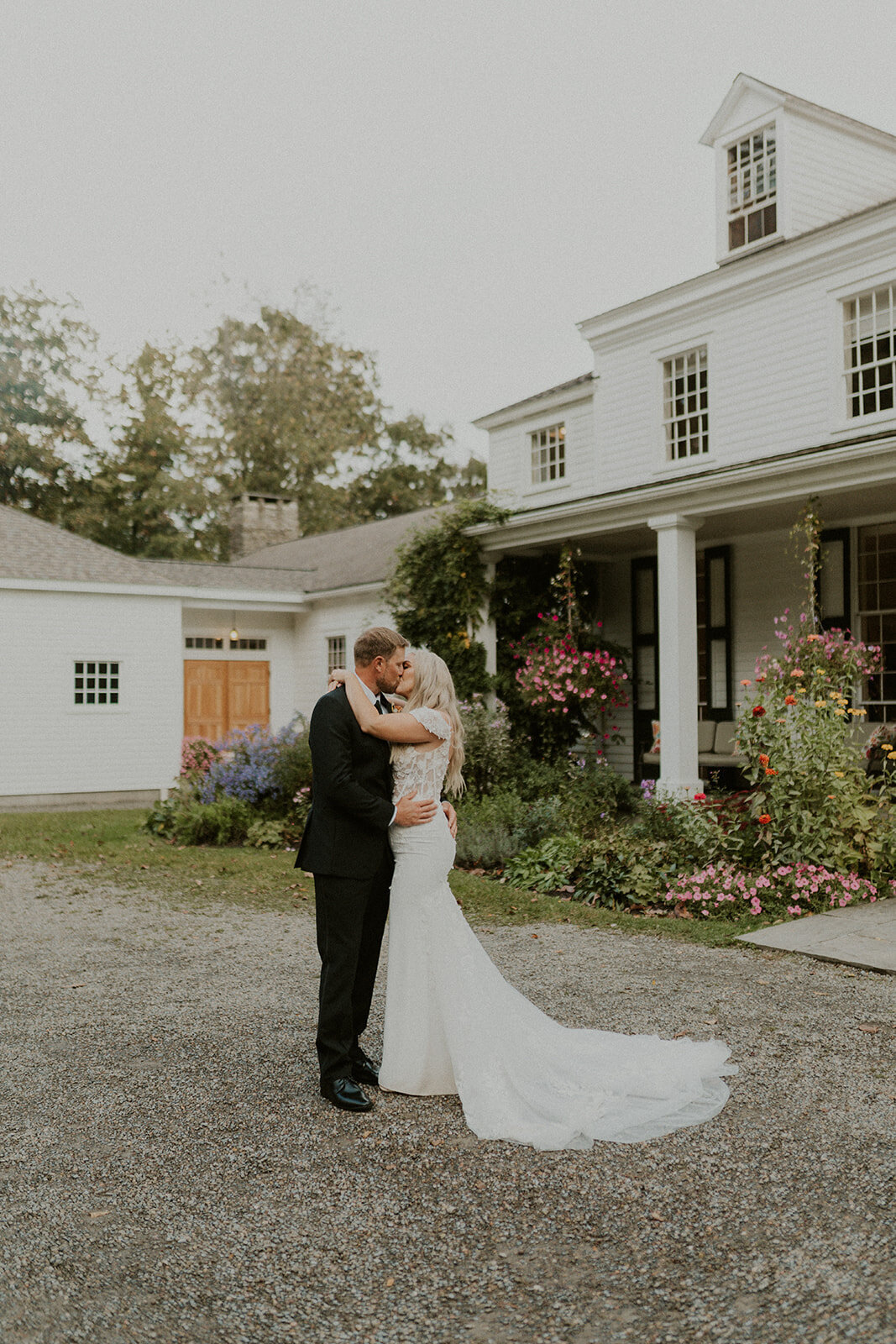 Loraleah marie photography | wedding photographer | Fontainebleau Inn | Upstate NY wedding photograher | NC wedding photographer_-90