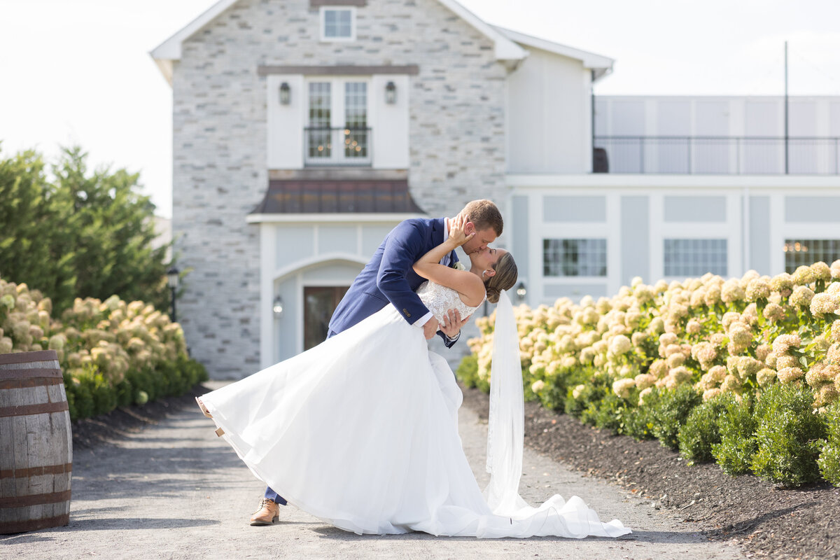 SouthJerseyWeddingPhotographer_RenaultWInery_28