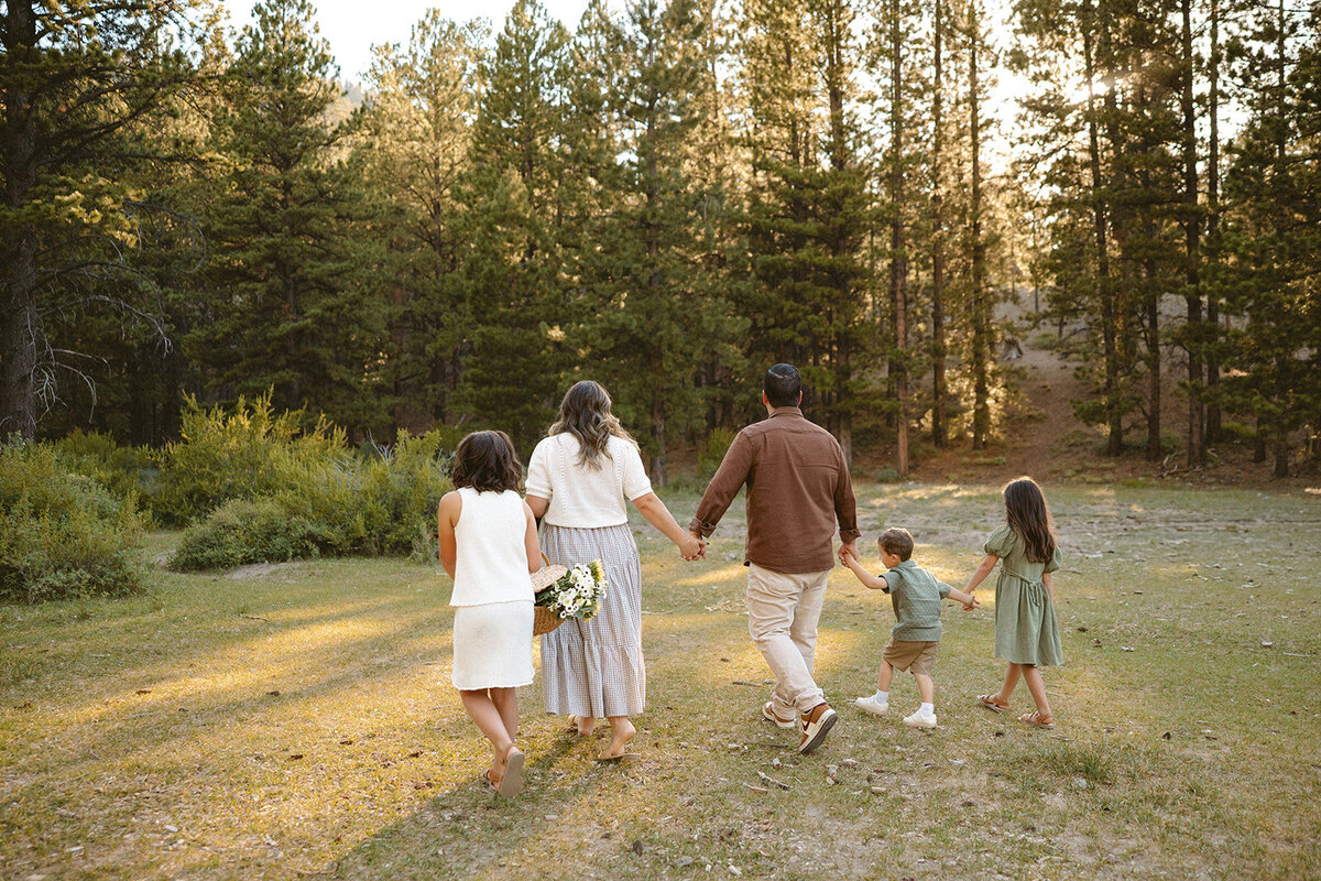 MurrayFamPicnic-MyrnaLoyPhoto-73