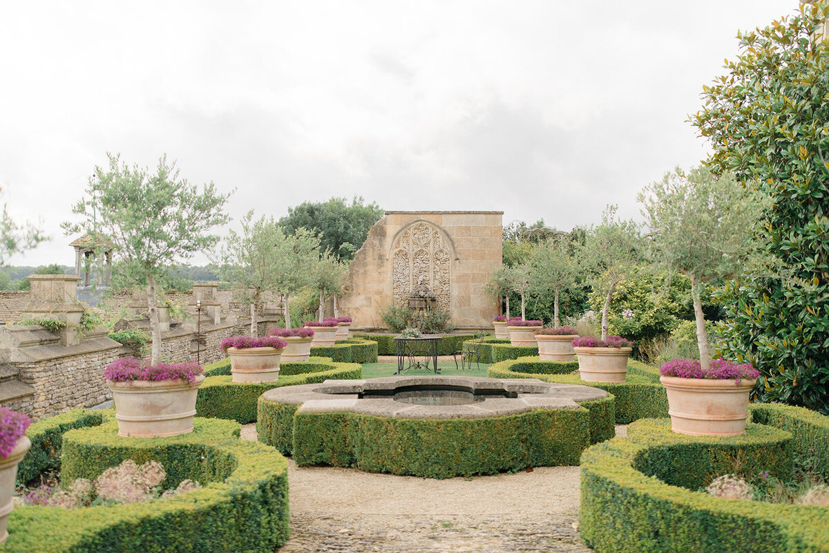 Gardens at Euridge Manor House, best wedding venue in the Cotswolds