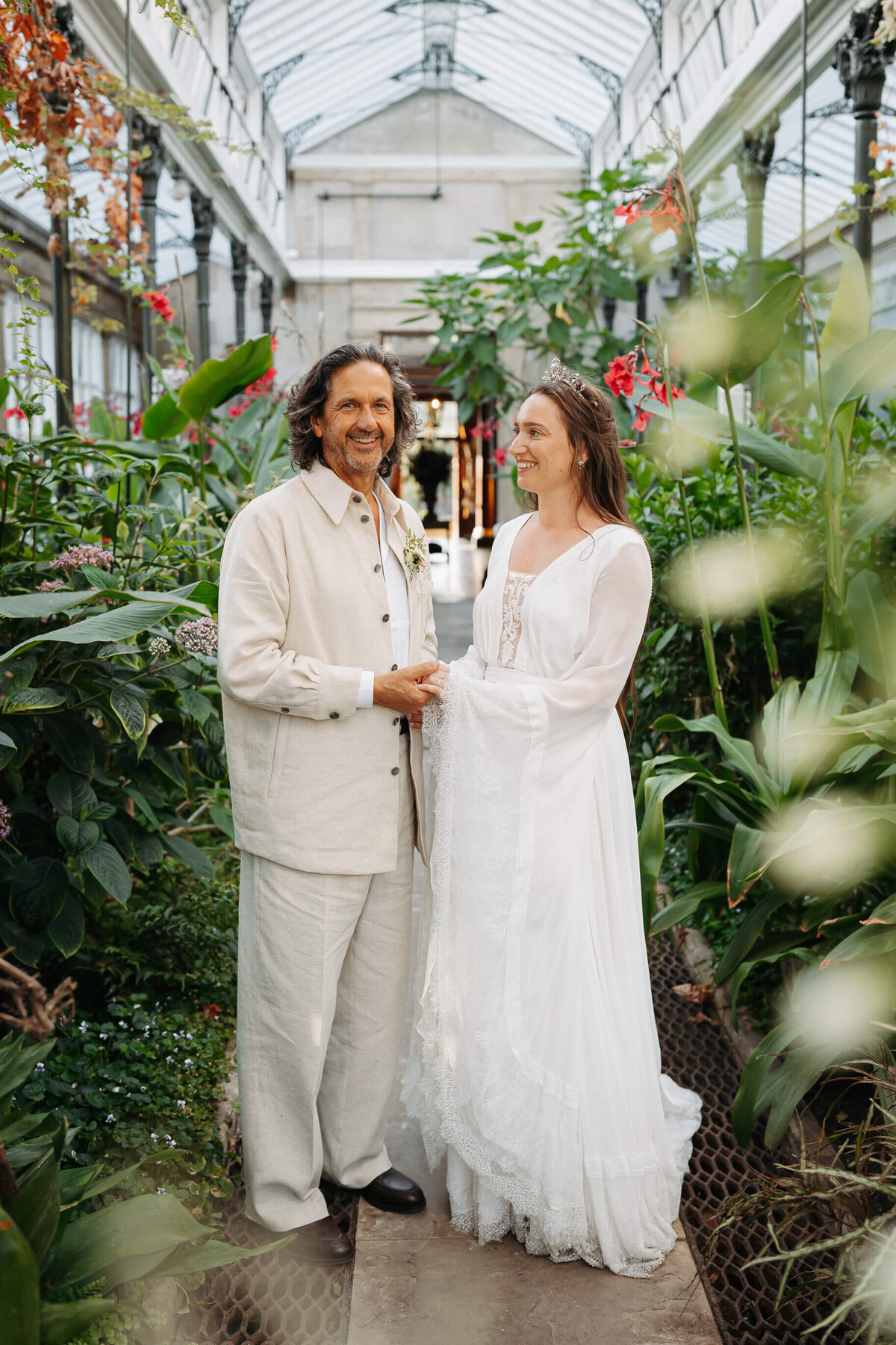 Roger&Paris, Lara&BizzyArnott, August 09, 2025, 1114