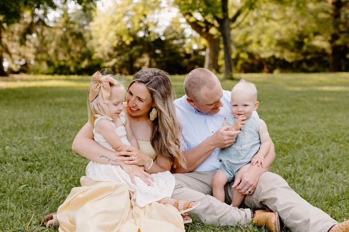 christina_ney_photography_wedding_engagement_lifestyle_photographer_dubuque_iowa_wedding_planning_assistance_adventurous_bold_laidback Family Photography62
