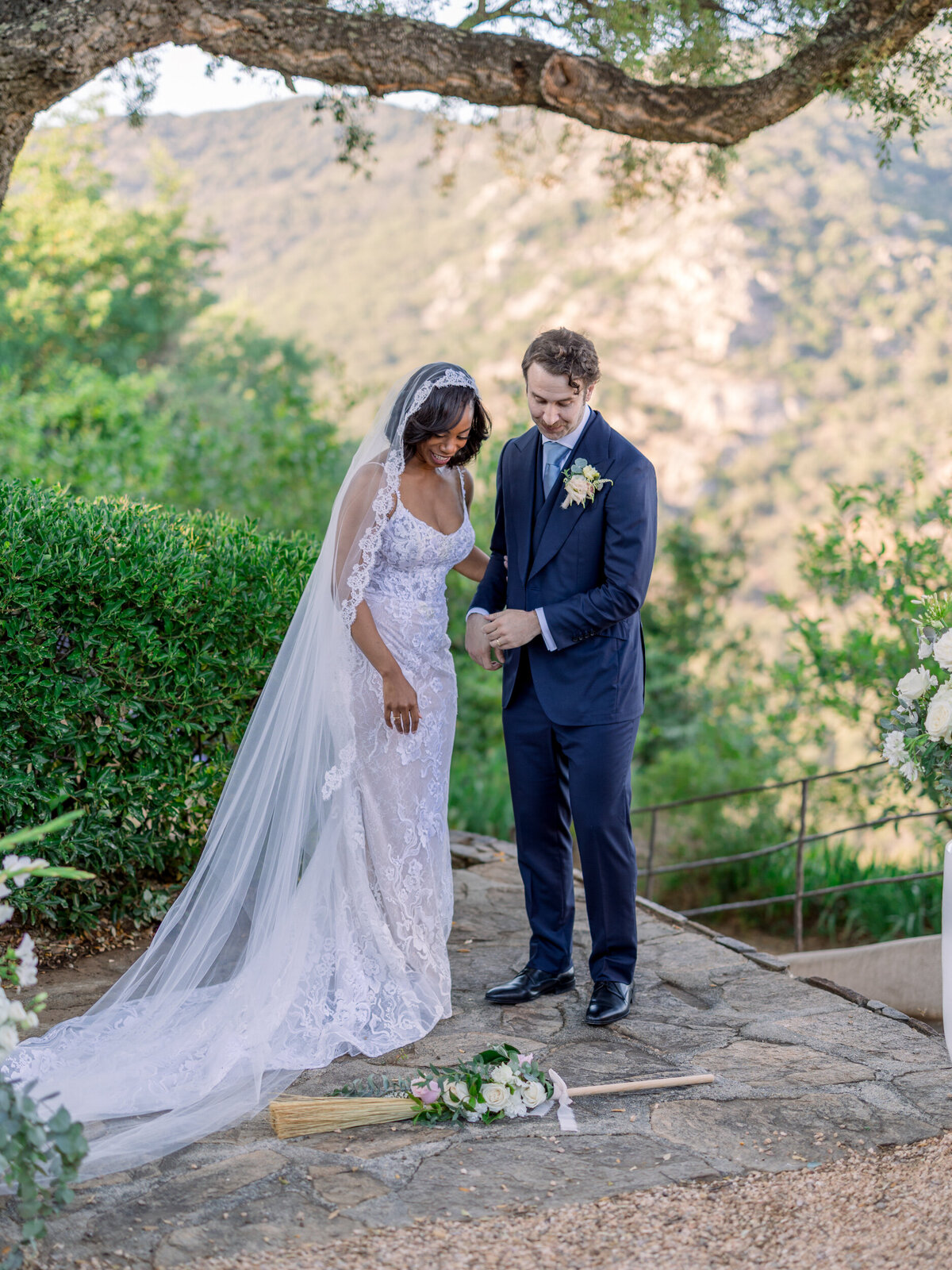 MONIQUEANDBRENT-WEDLOVE-TOMSIENNA-352