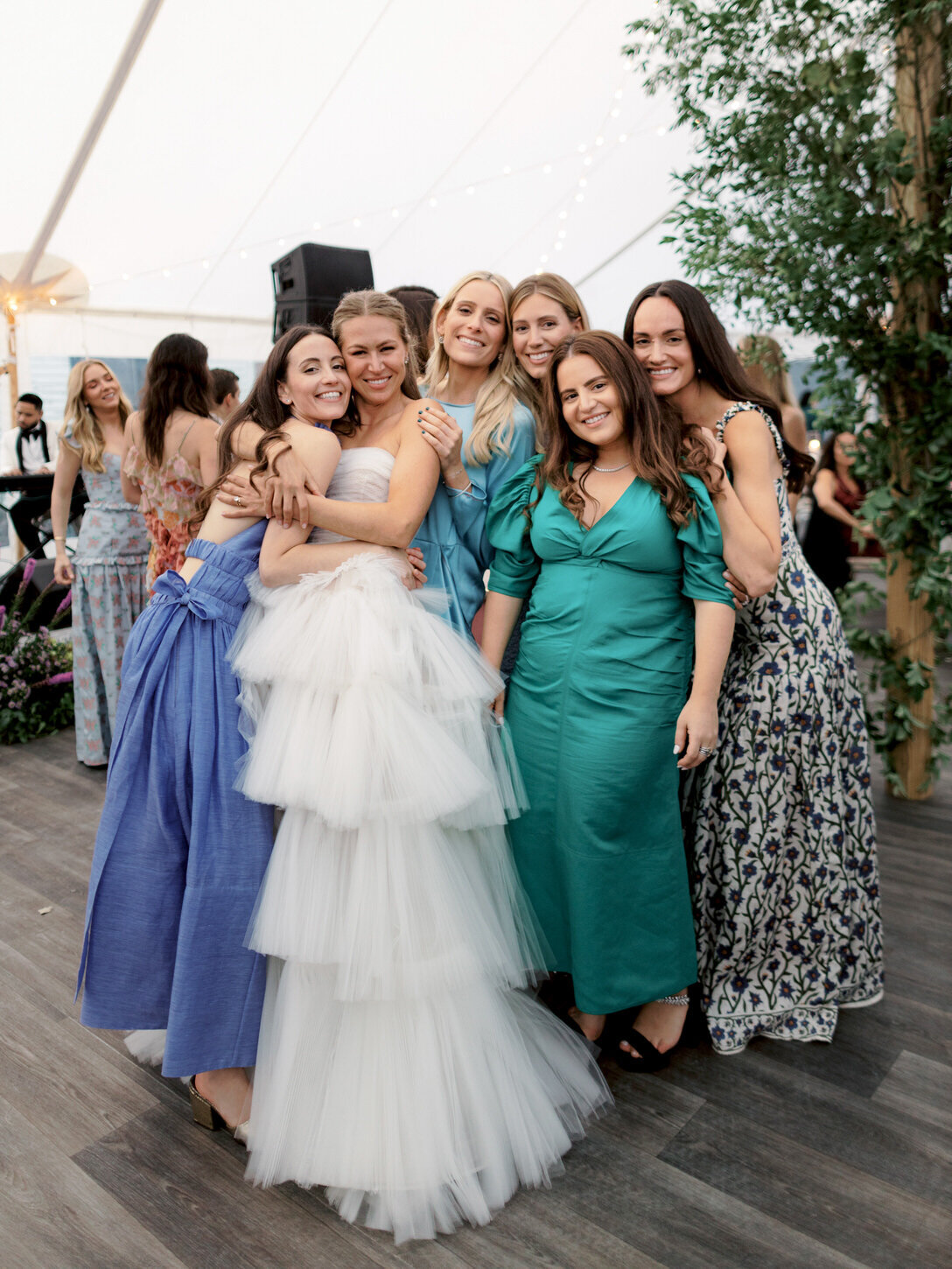 adirondack-mountain-wedding-35-bride-in-stylish-white-oscar-de-la-renta-after-party-dress-at-adirondack-mountain-wedding-jenny-fu-studio