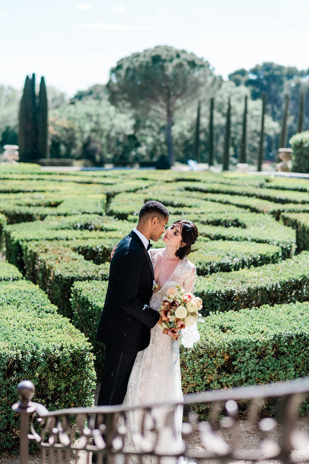 From candid exchanges to profound vows, our luxury wedding photography captures the essence of your French celebration. Our fine art approach turns every moment into a timeless memory.