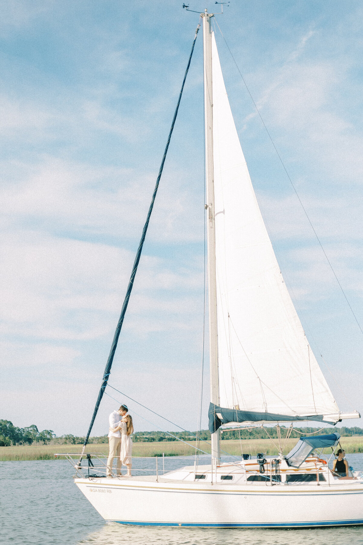 savannah-georgia-sailboat-session-sail-savannah-engagement-hayley-moore-photography-11