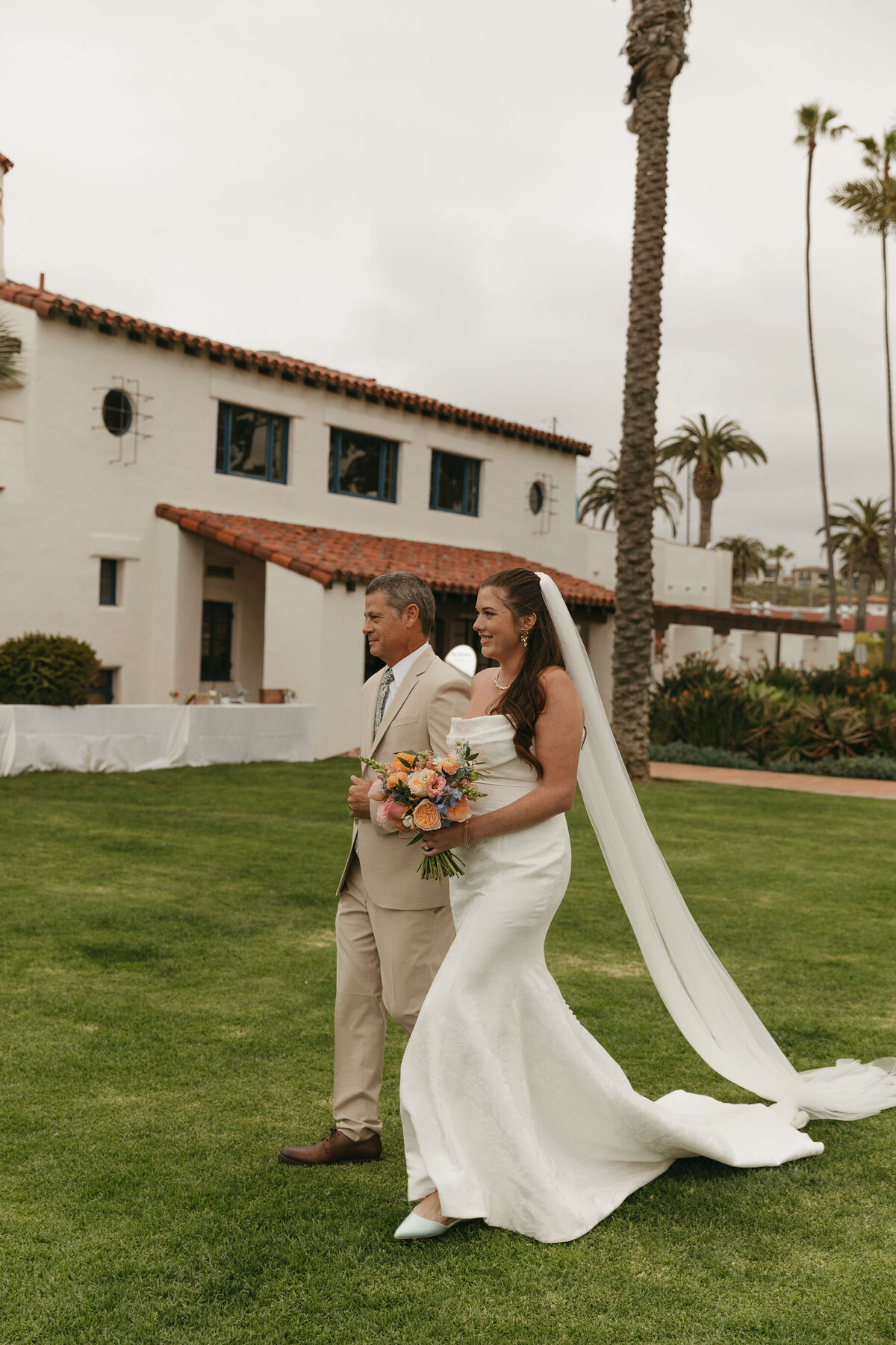 pretty-palm-leaf-event-co-rebekan-and-ben-wedding-ole-hanson-10