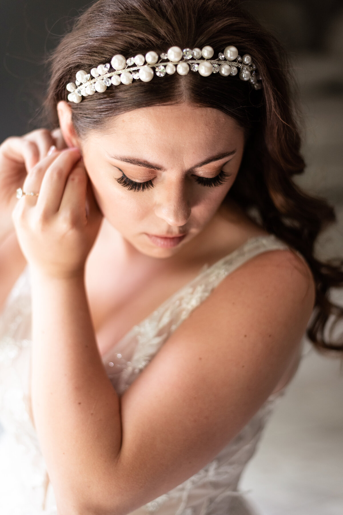 bride getting ready backyard wedding fort wayne indiana photography