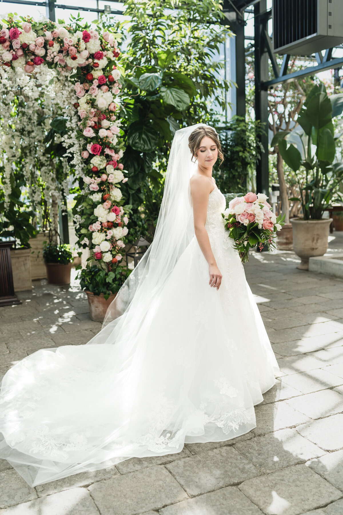 BLUSH AND BLACK SPRING PLANTERRA CONSERVATORY WEDDING IN WEST BLOOMFIELD, MICHIGAN PROVIDED BY KARI DAWSON, TOP-RATED DETROIT WEDING PHOTOGRAPHER, AND HER TEAM36