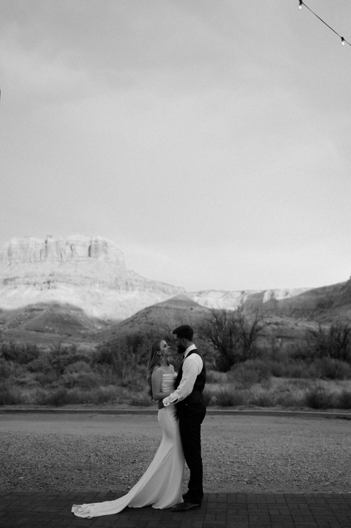 red-earth-moab-utah-wedding3162-Copy1 (1)