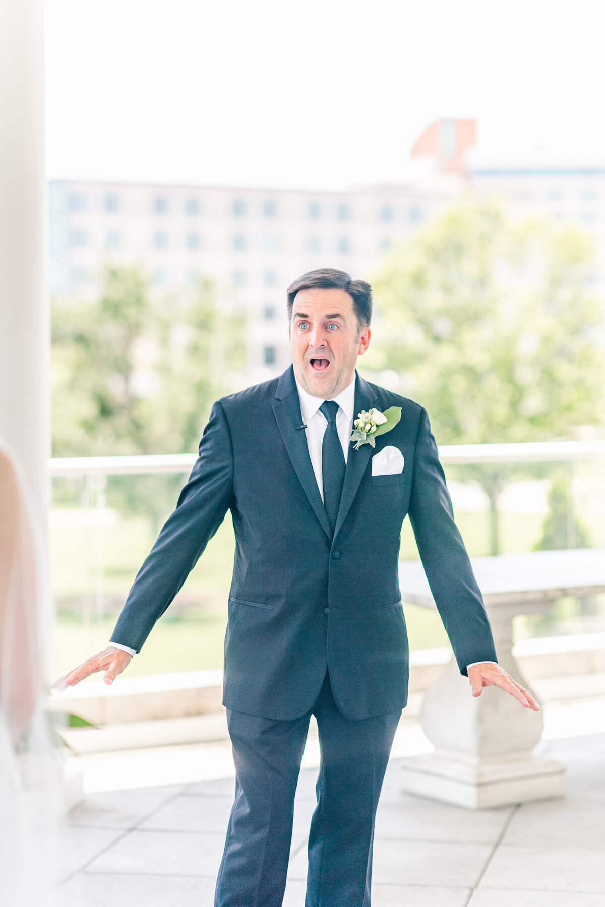 Huntsville Museum of Art Wedding - Lauren Elliott Photography - Janie & Brandon-293