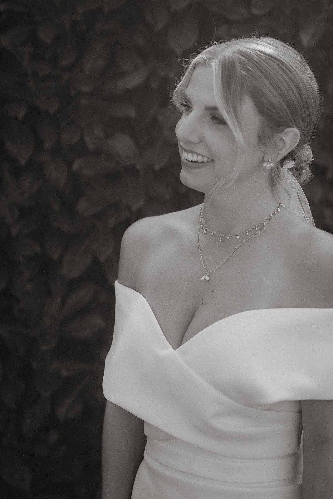 Sarah Schöb_Makeup_Artist_Schweiz_Styling_Ostschweiz_Hochzeitsmakeup_Hochzeitsfrisur_Mobile_Visagistin_modernes_Styling75_2048px