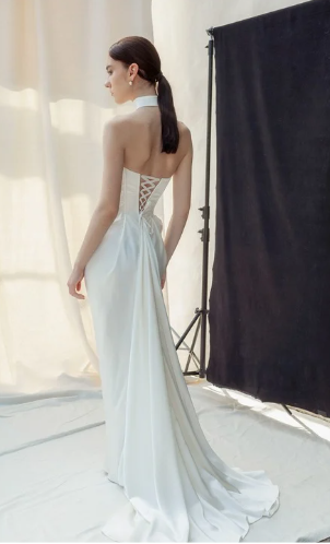 uploads-1746213263474-Eva2