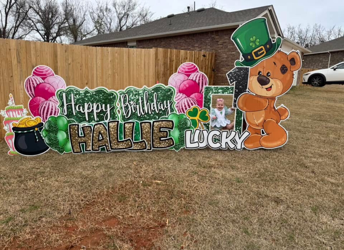 Custom birthday yard sign setup in Edmond, Oklahoma. Simply Sign It is a yard greeting rental company servicing Edmond, NW OKC, Piedmont, and Deer Creek. Order a yard greeting for birthdays, graduation, anniversary, back-to-school, and birth announcements.