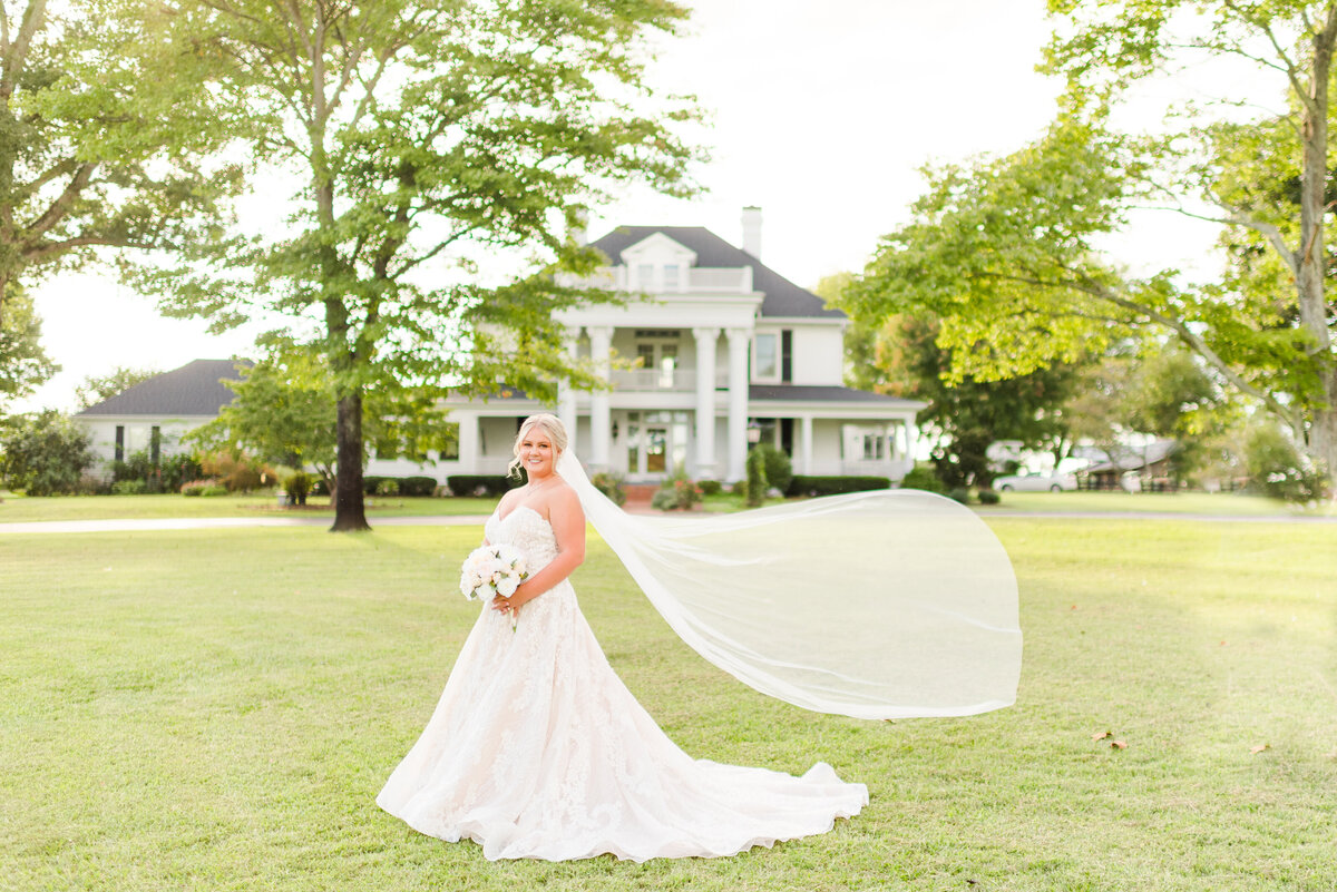 Ashleigh's Bridals - Photography by Gerri Anna-49
