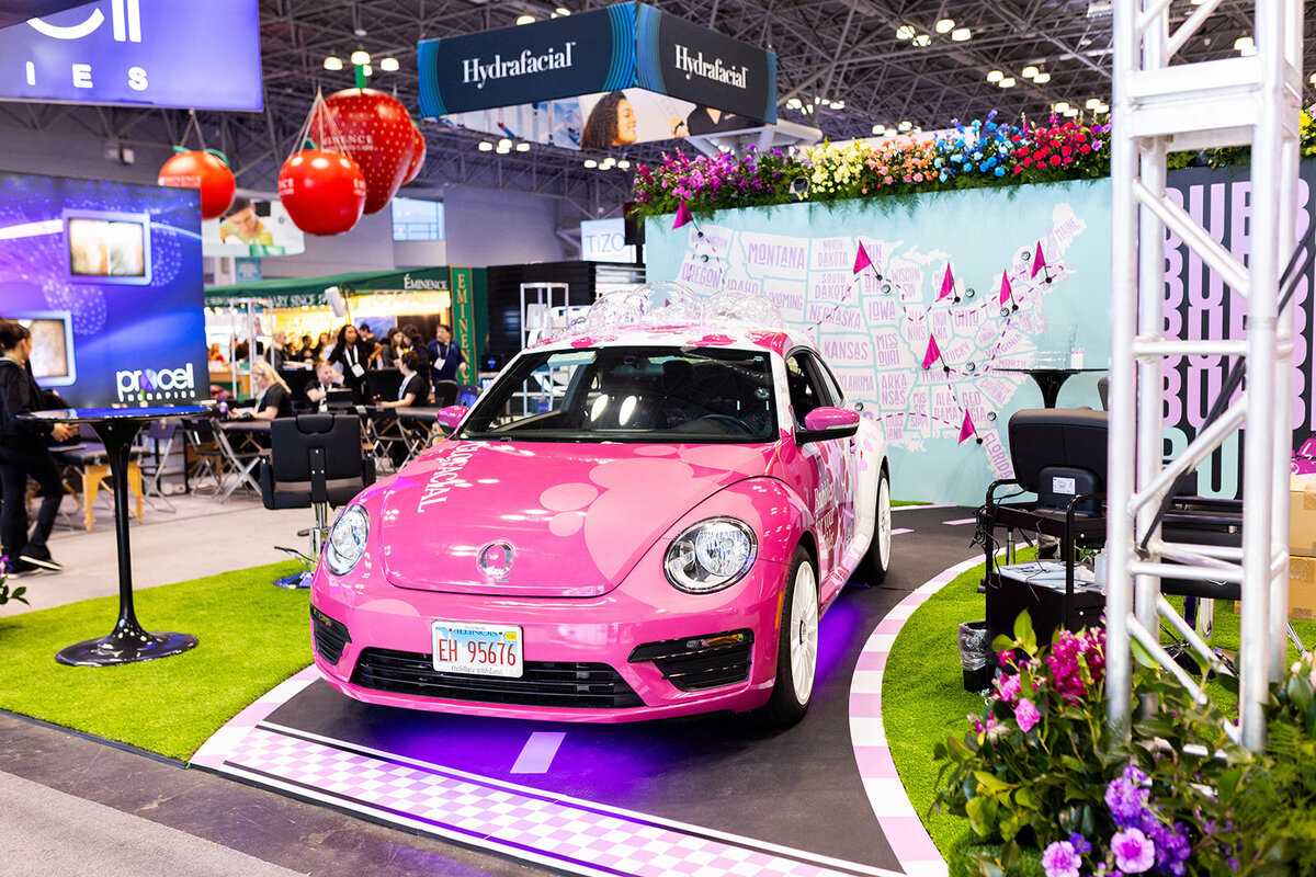 javitz-center-branding-glofacial-18_websize