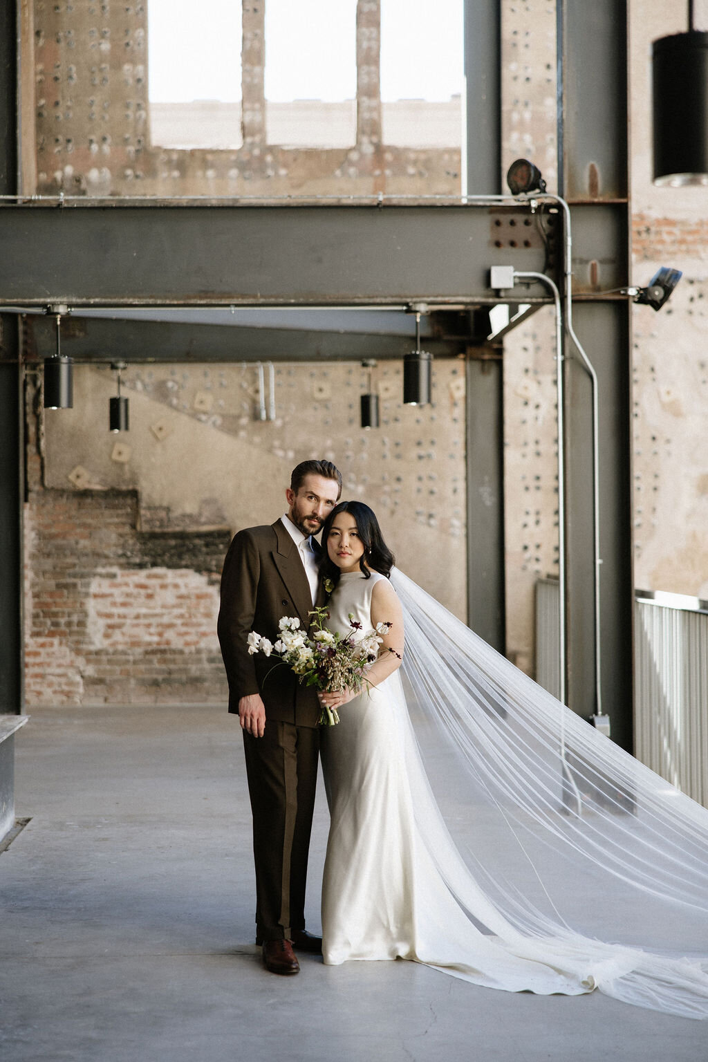 phoenix-industrial-wedding-bride-and-groom-monroe-street-abbey