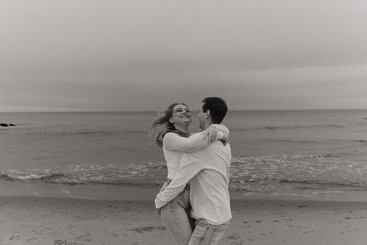 darby-saint-photography-beach-couple