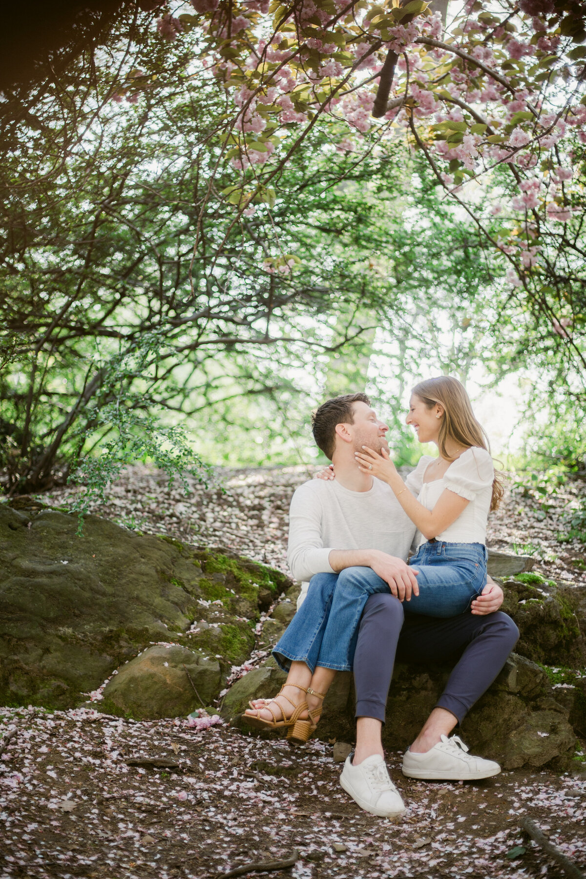 centralparkengagementsession-nycengagement-summerengagementnyc-felixfeyginphotography-020