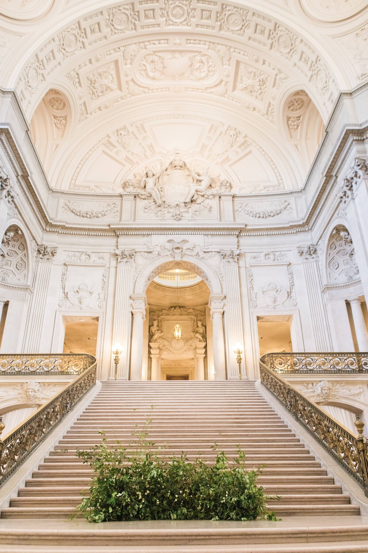 San-Francisco-City-Hall-Wedding-Nicole-Blumberg-Photography_0002
