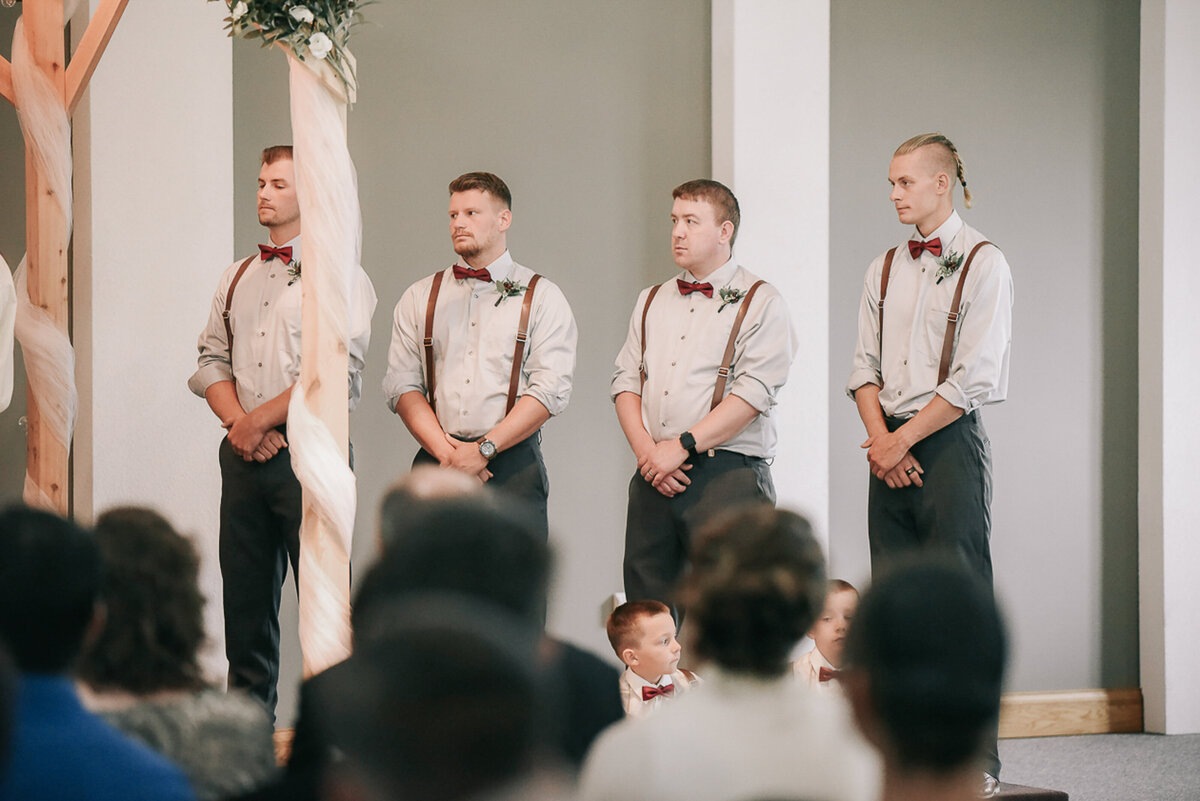 wedding ceremony | Iowa wedding photographer | Iowa Photographer | Playlife | Cedar Rapids | Iowa City | Kalona | Alaynna Ann Schwartz-65