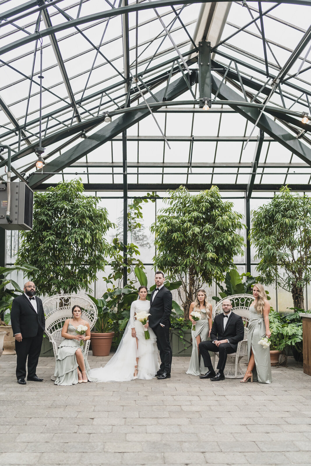 A MODERN ROMANTIC CLASSIC BLACK TIE PLANTERRA CONSERVATORY LUXURY WEDDING IN WEST BLOOMFIELD MICHIGAN BY KARI DAWSON114