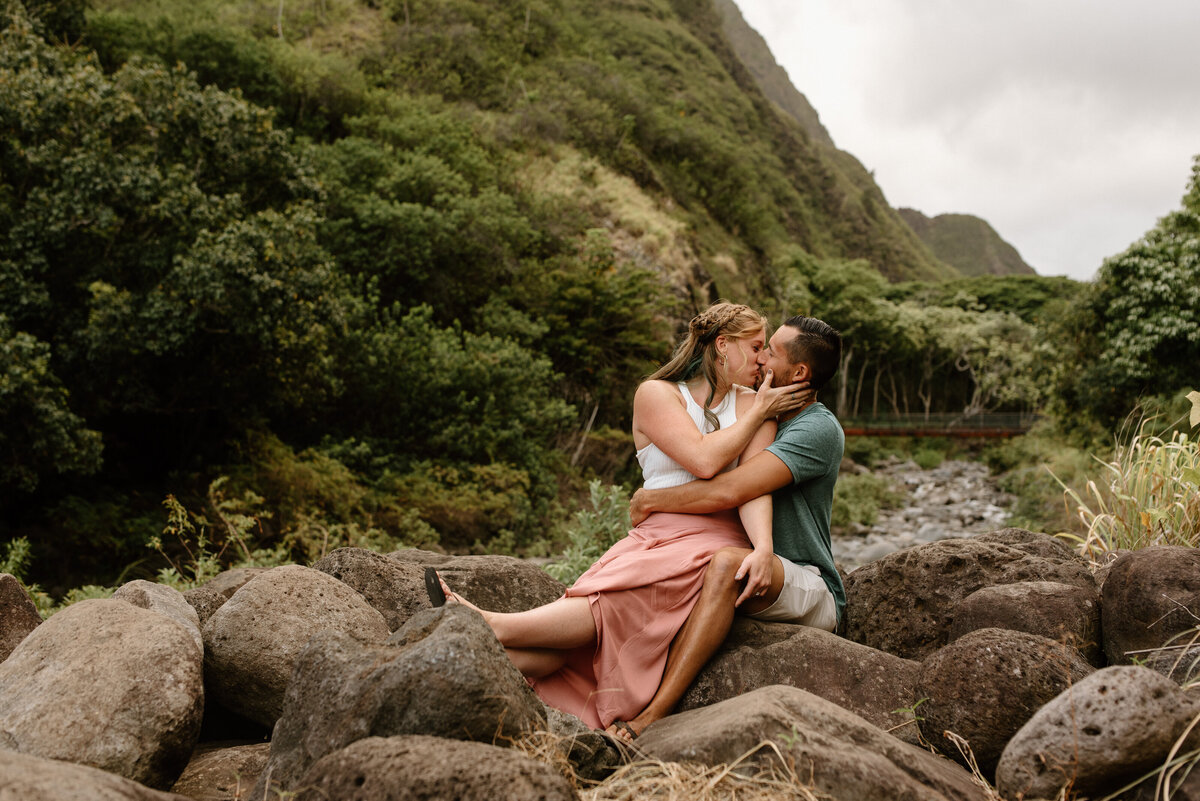 iao_valley_adventure_engagement_session_maui_hawaii_3