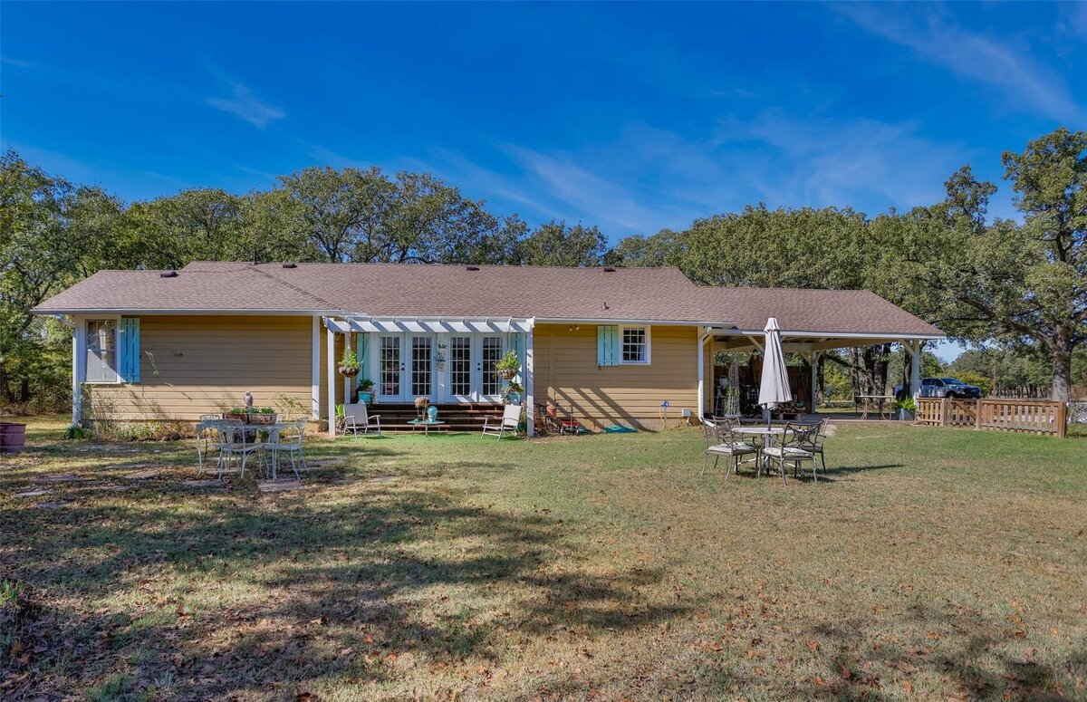 Home on 16 acres for sale in Collinsville, Texas 