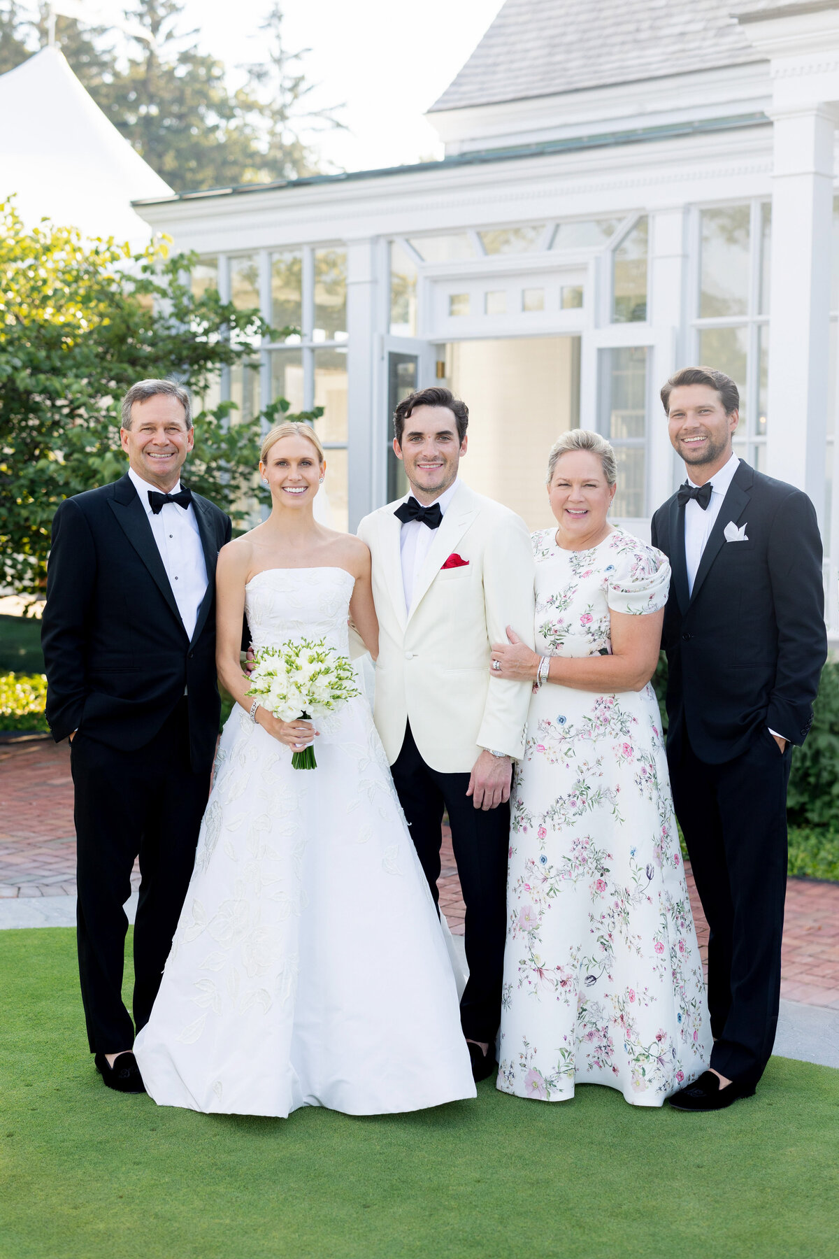 shoreacres-lake-bluff-tent-wedding-by-olivialeigh-68