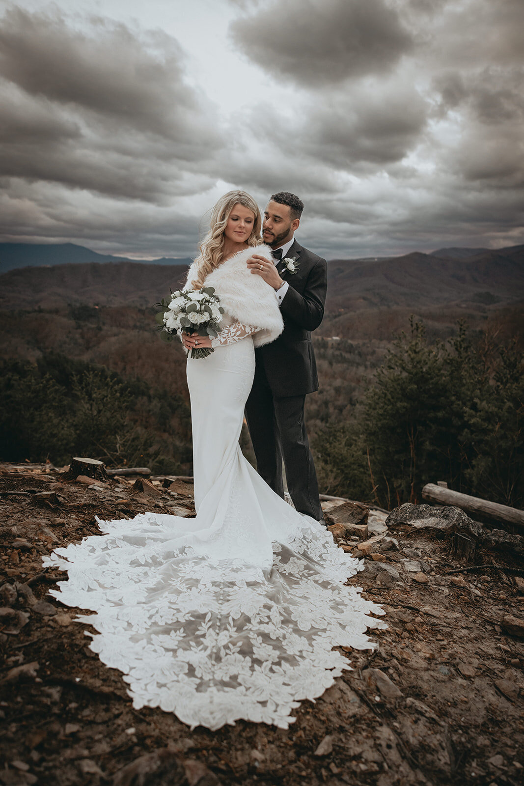 Jewel-Harry-Adventure-Wedding-The-Magnolia-Venue-Pigeon-Forge-TN-2024426