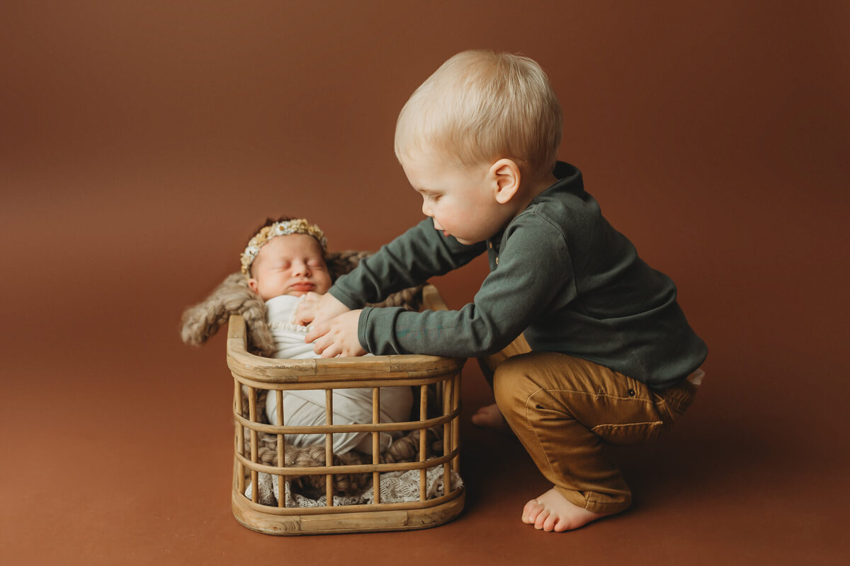 newborn-photography-family-harrisburg-photography-studio-20
