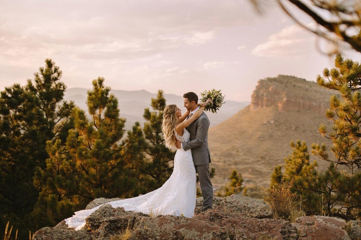 Lioncrest-Manor,-Lyons,-CO-Wedding-_-Amelia-&-Aaron-Denver-Colorado-Rocky-Mountains-by-Liz-Osban-Photography-Wedding-Venue-Wedding-Photographer-Estes-Park-National-Park.jpg (11)