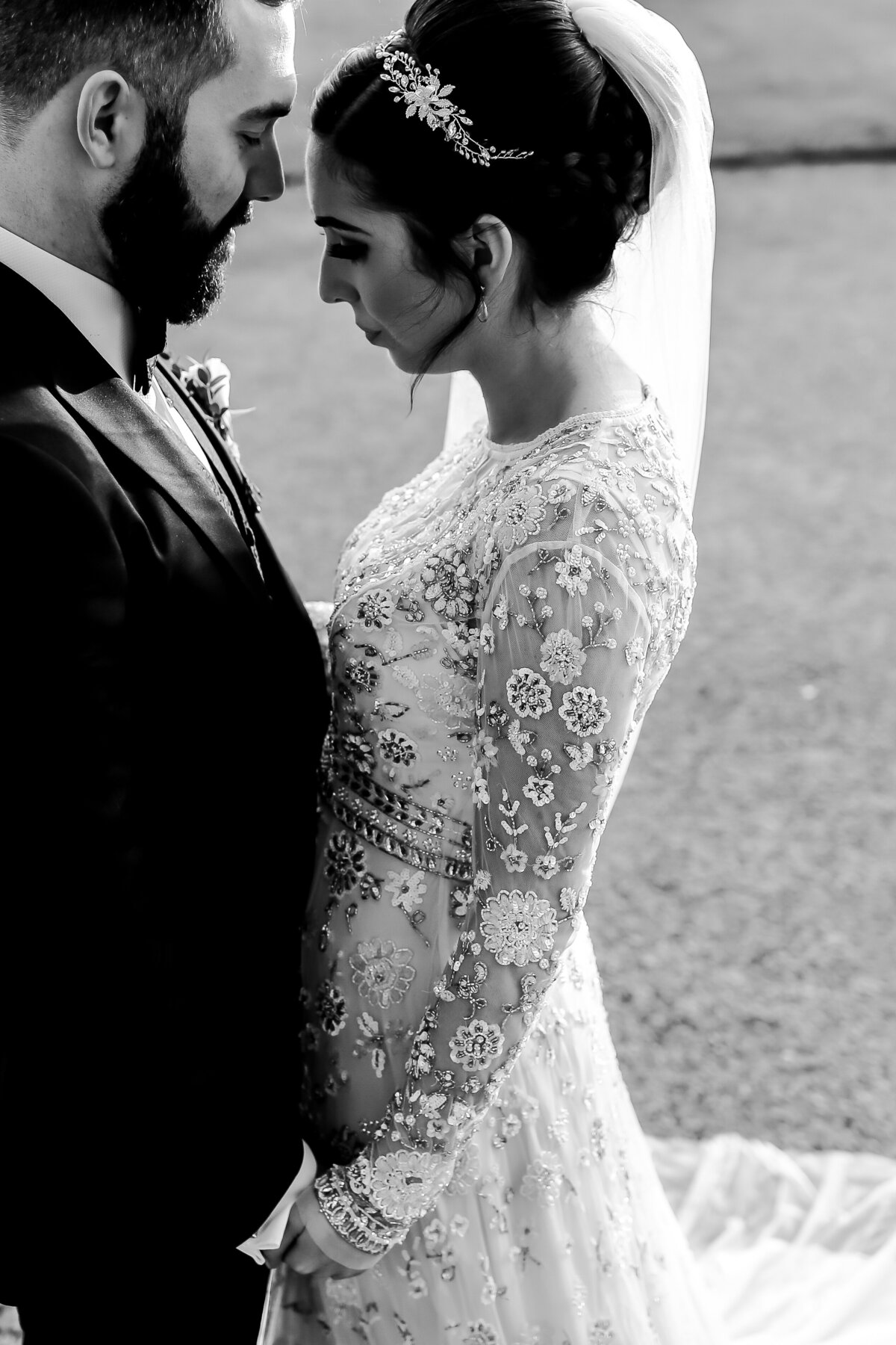 luxury-wedding-elmore-court-gloucestershire-leslie-choucard-photography-53