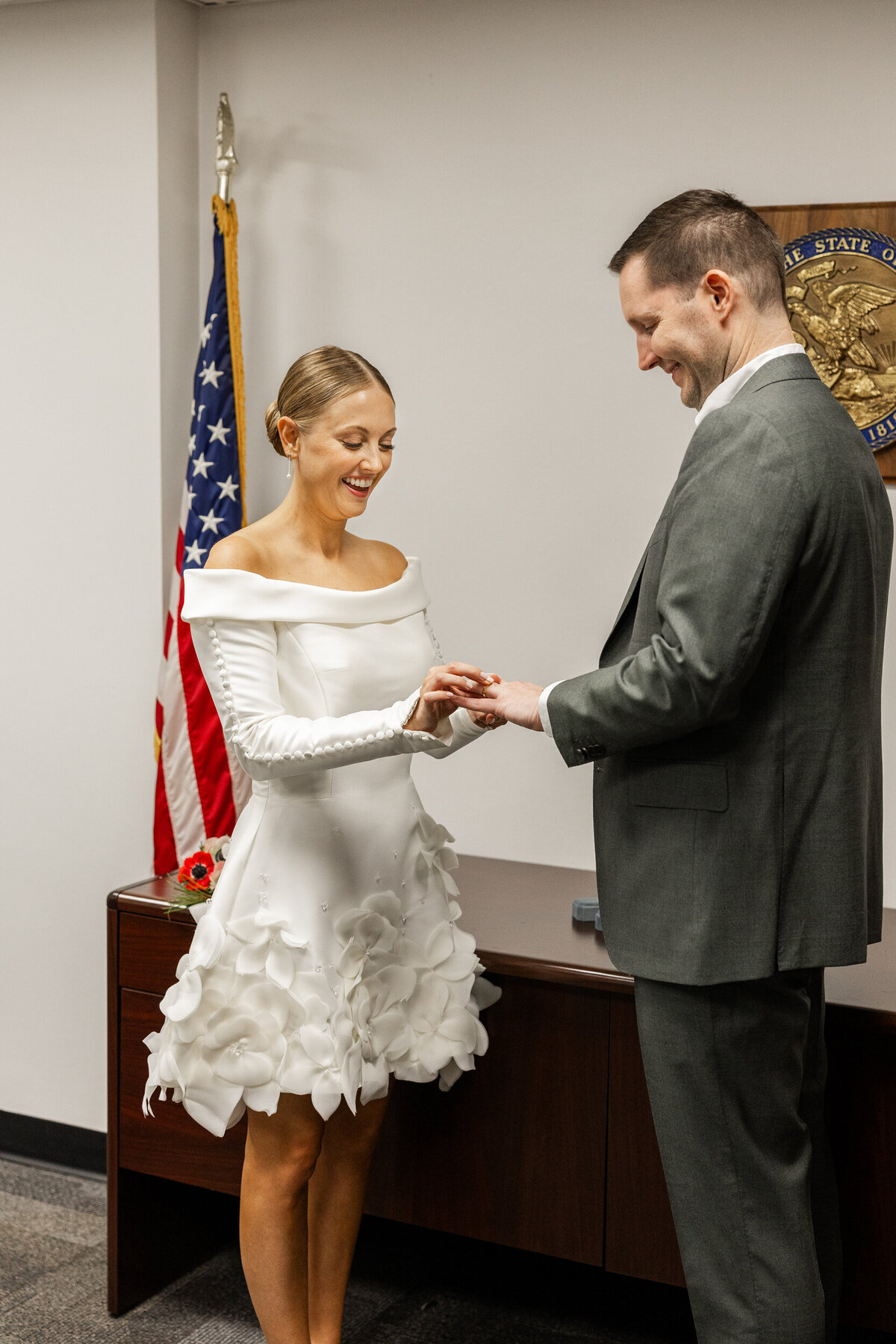intimate-chicago-elopement-wedding-hoxton-hotel-photos-12