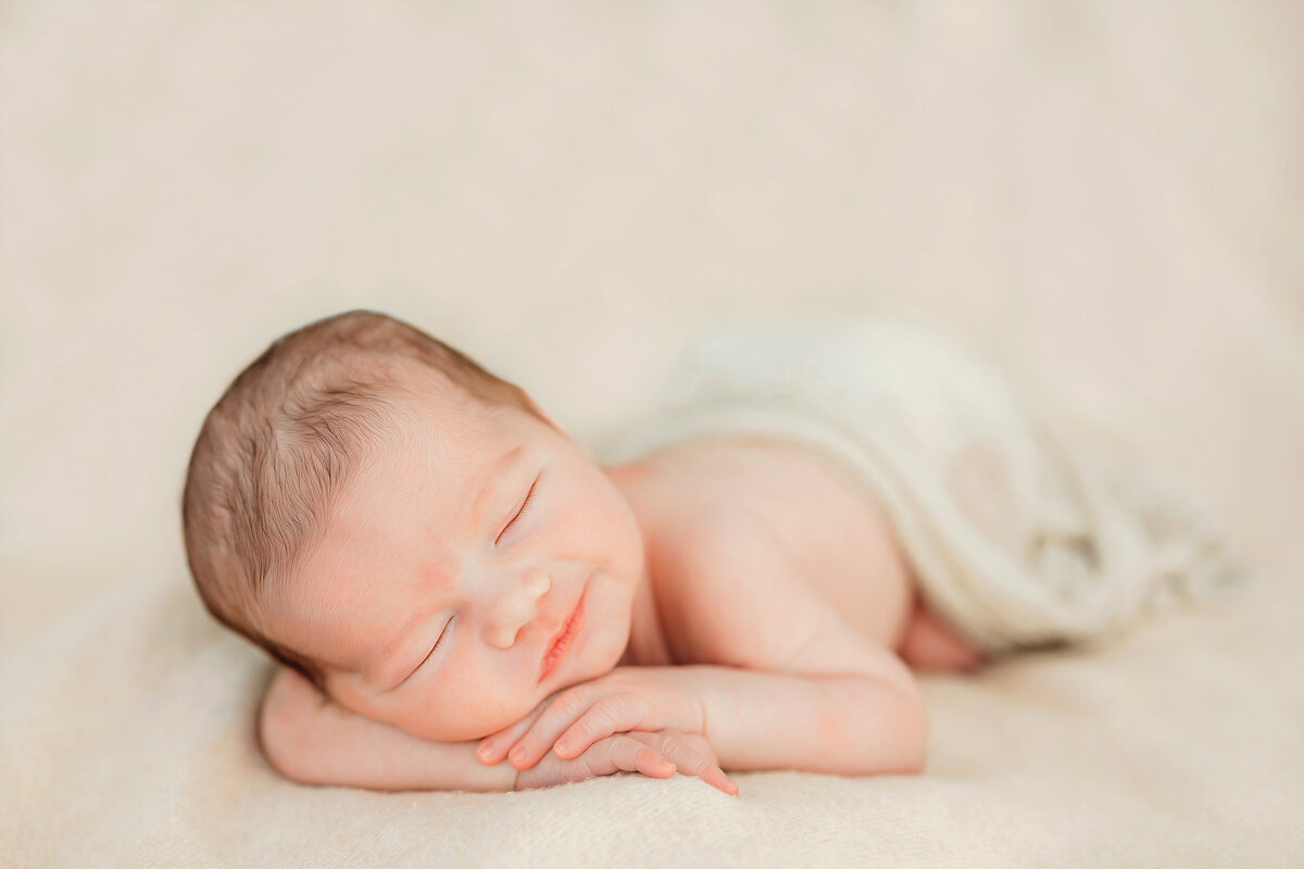 massillon ohio newborn photographer. newborn photography